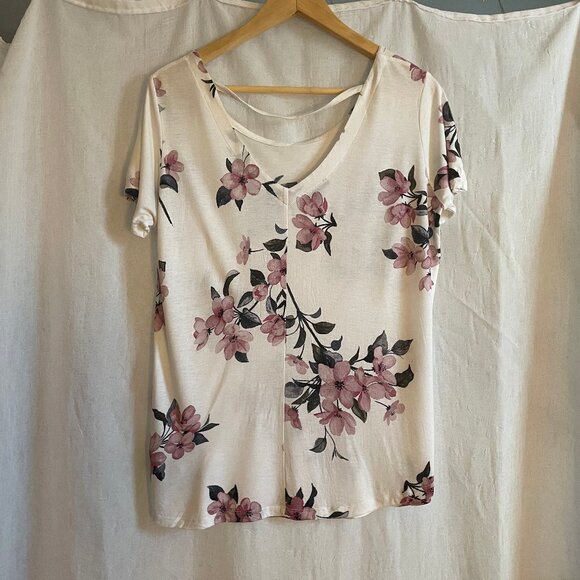 White Floral Short Sleeve Tee - Picture 3 of 5